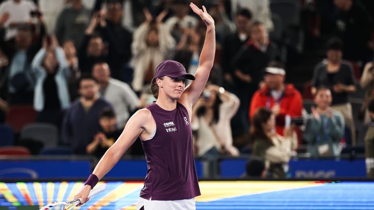 Swiatek Advances at Wuhan Open